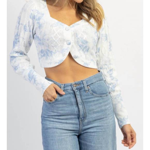 NEW SUNDAYUP cape weekend button crop cardigan in white - Picture 3 of 6